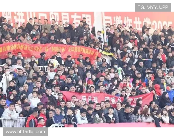 足球明星齐聚赛场激情四溢引发球迷热潮盛况空前