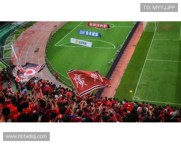 广州足球队灵活战术解析与球队发展新方向探讨